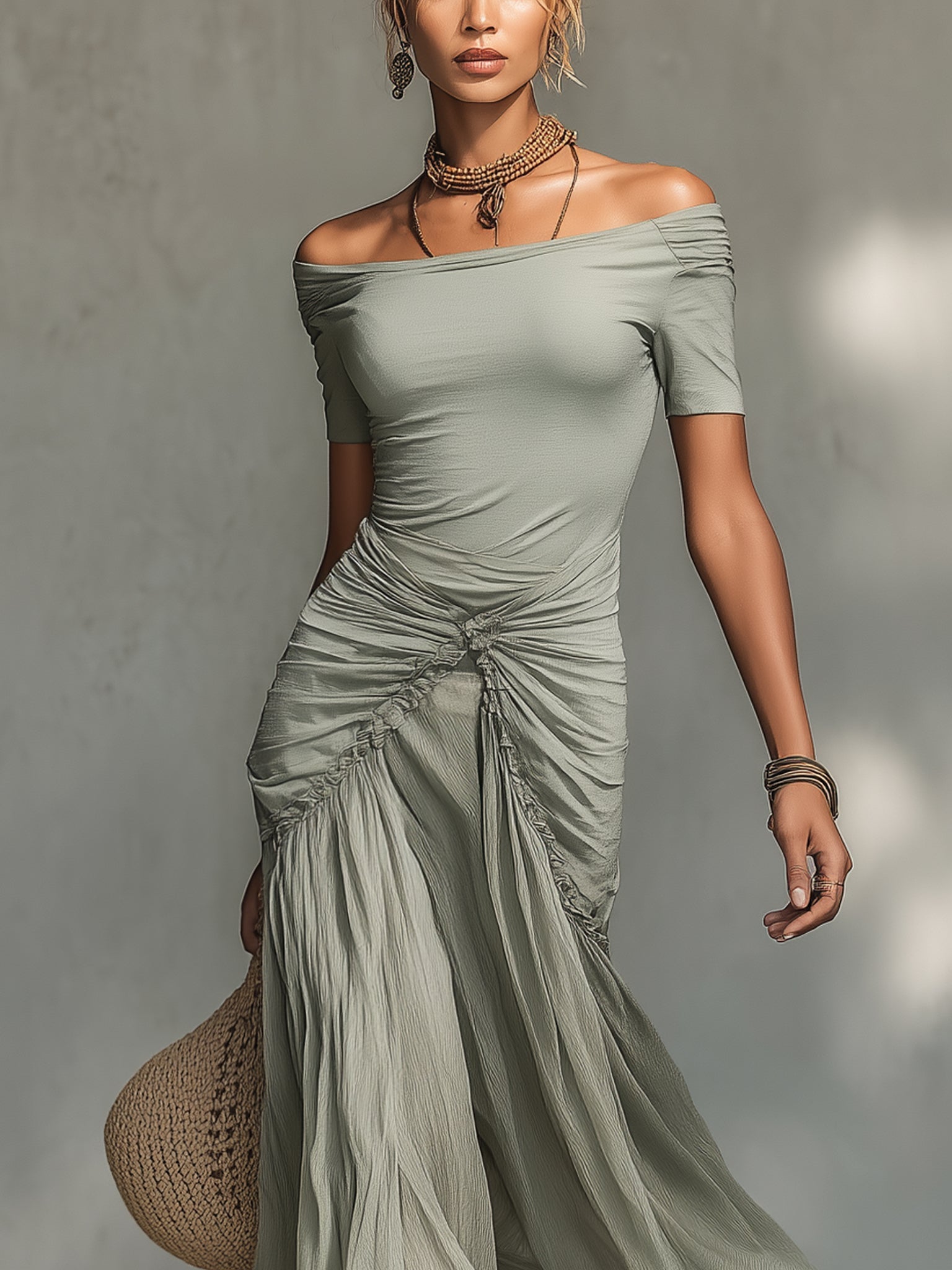 Vestido largo de tejido elástico gris y gasa