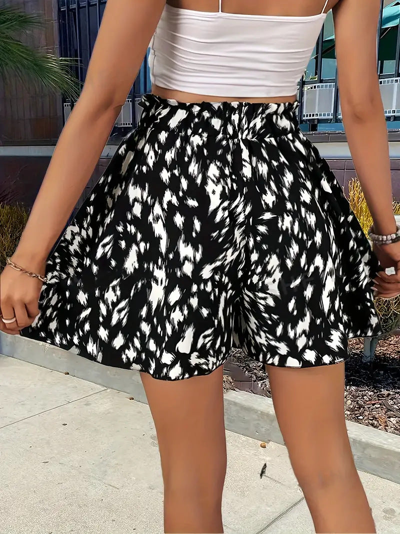 Pantalones cortos estampados de corte ancho con cordón — Una falda-pantalón de playa elegante y con estilo para las vacaciones
