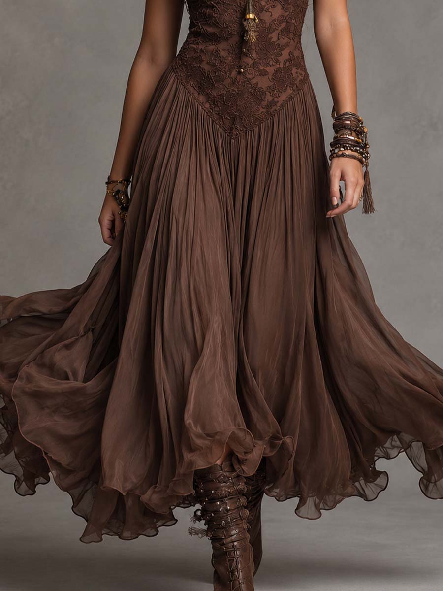 Vestido largo de gasa con paneles de encaje en color marrón oscuro
