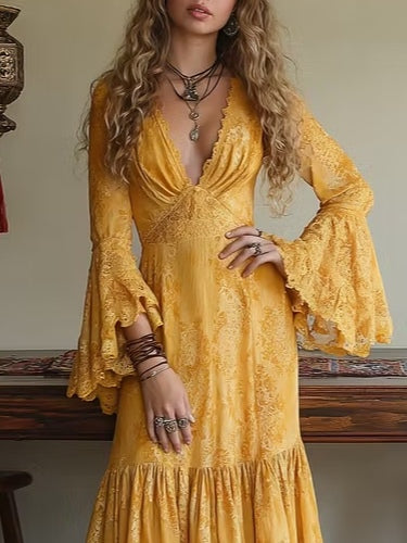 Vestido largo de corte A con cuello en V, encaje y mangas acampanadas en capas, en color amarillo