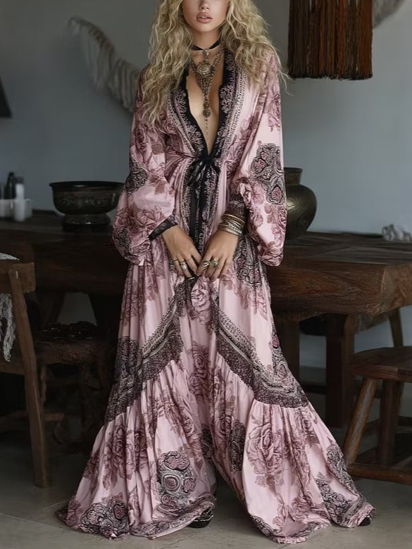 Vestido largo tipo bata con cinturón y estampado de rosas y motivos cachemir en rosa