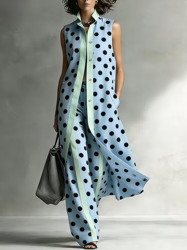 Conjunto de camisa larga azul cielo sin mangas con lunares y pantalones de pierna ancha